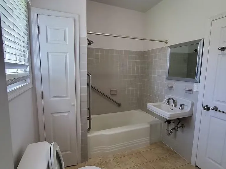 100 S Park St #1S — Photo 12
