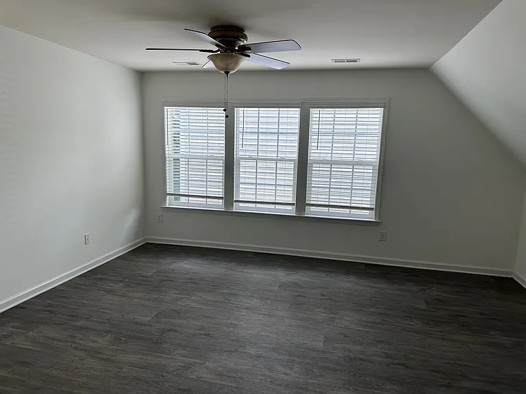 7811 Noland Woods Dr — Photo 16
