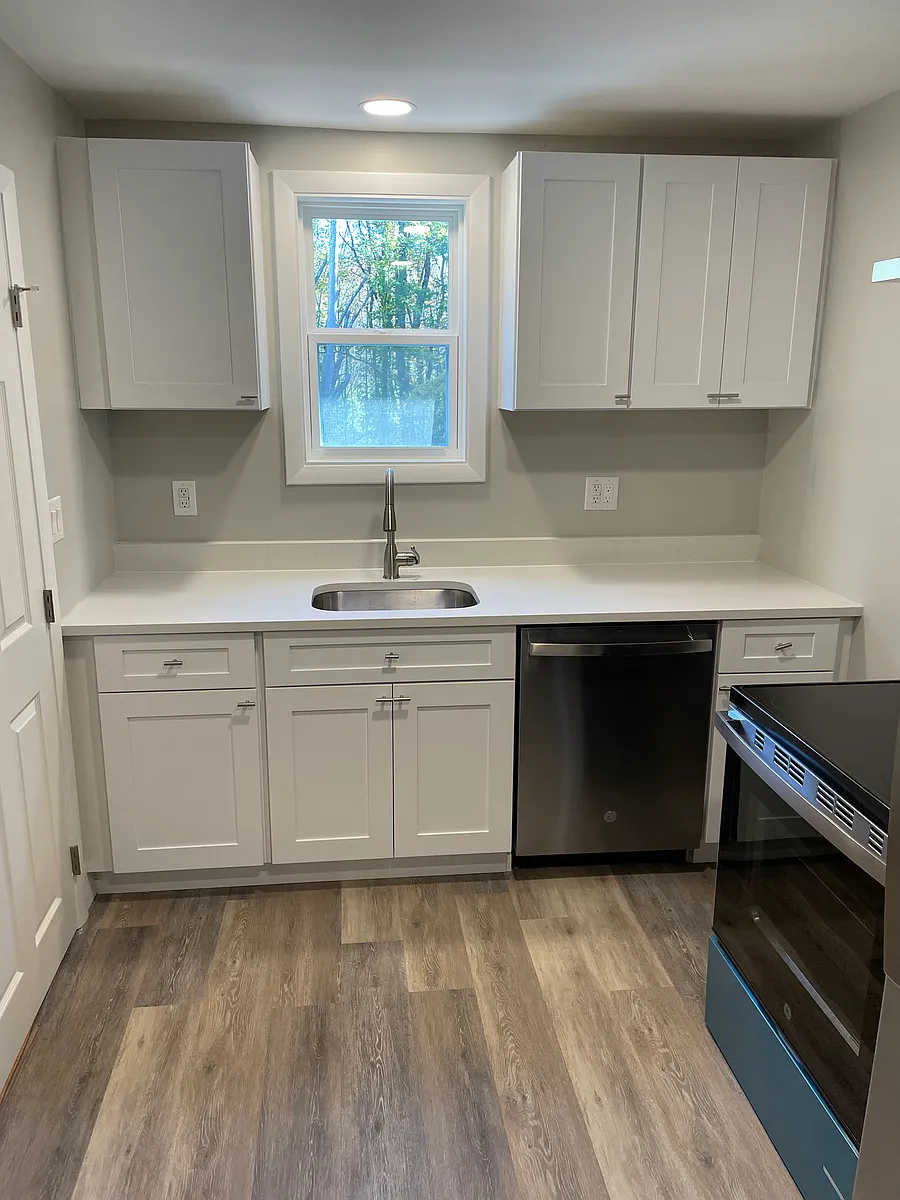 Building Photo - 40 Hargrave Ave #2