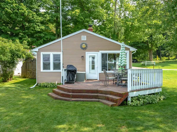3119 Baseline Rd, Gobles, MI 49055