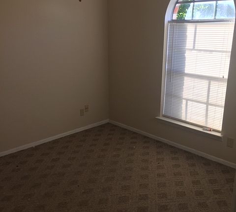 5th image of 5613 Macgregor Dr