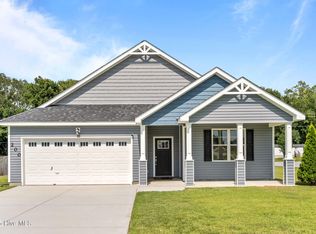 200 Cotton Ct, Richlands, NC 28574