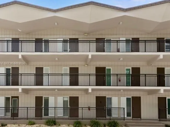 1967 S Ocean Blvd APT 205, Pompano Beach, FL 33062
