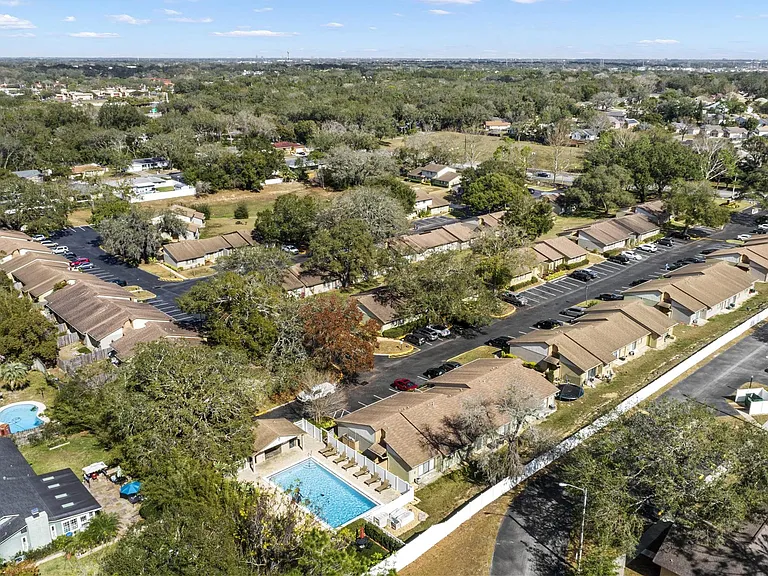 Metro Village Apartments — Photo 20