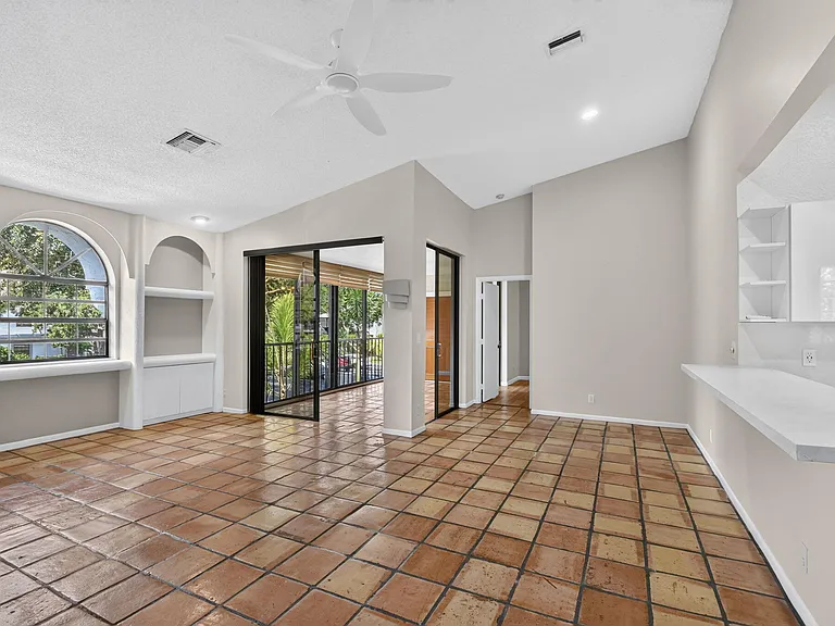 5451 Verona Dr #N — Photo 22