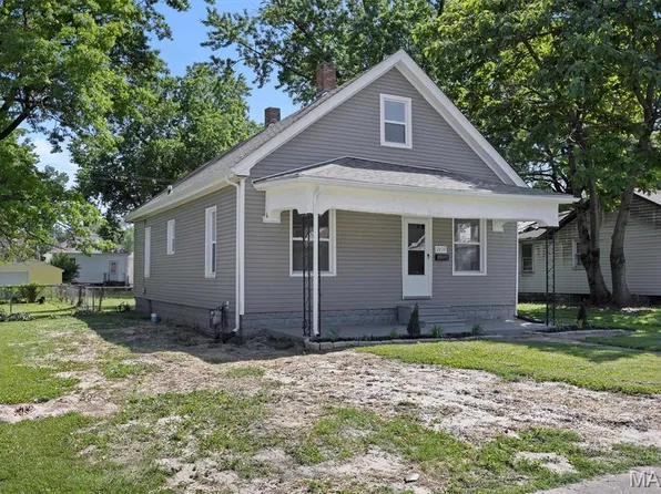2210 E 24th St, Granite City, IL 62040