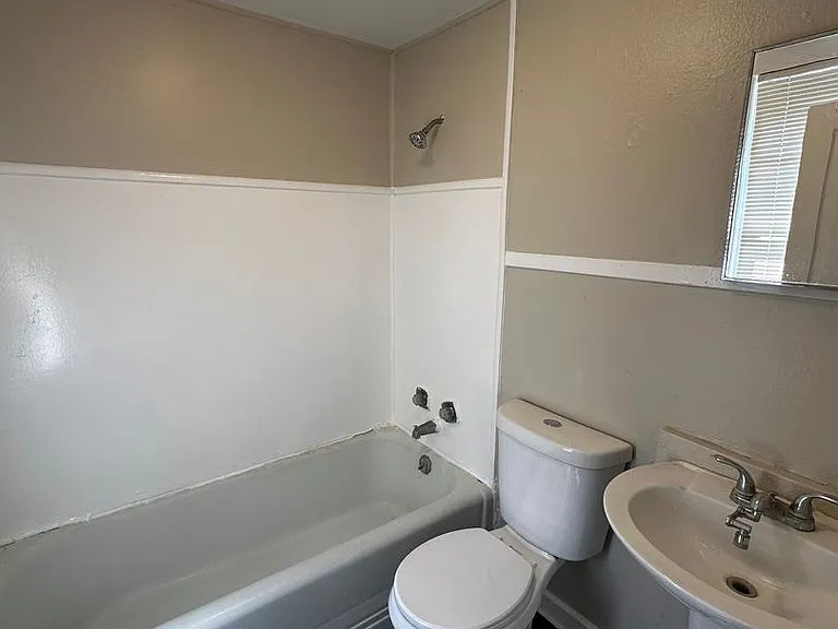425 Boulevard St — Photo 6
