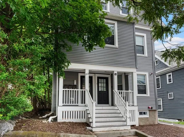 33 Starbird St Floor 3, Malden, MA 02148