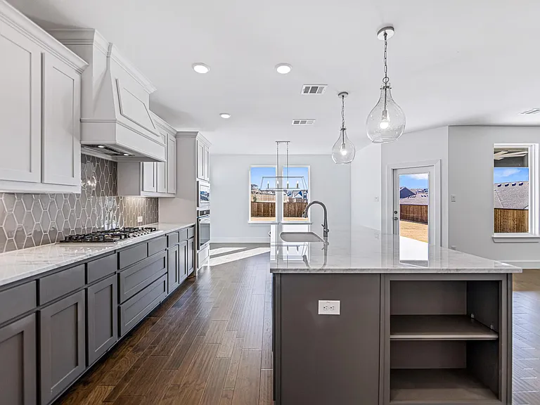7129 Saginaw Blvd — Photo 10