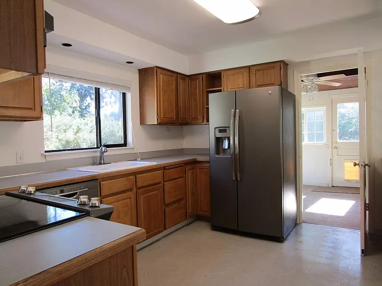 10714 Marietta St SW — Photo 9