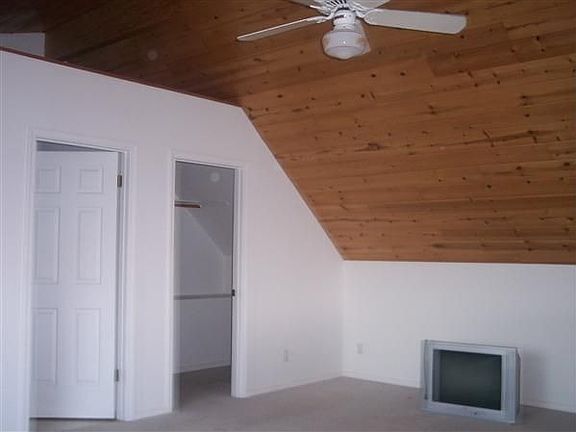 2nd image of 3502 Primrose Dr