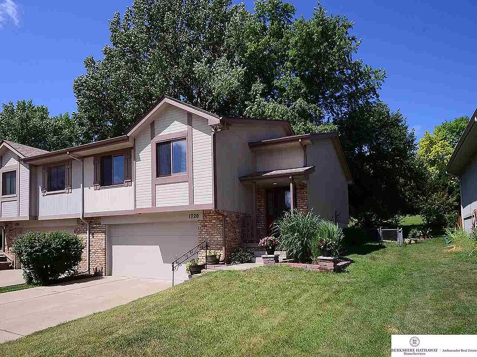 1st image of 1720 N 121st St