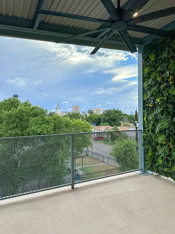 2 bed, 2.0 bath, 1320 sqft, $2,250 — Photo 3