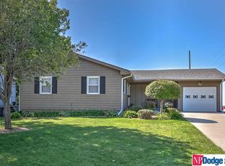 13813 Spring St, Omaha, NE 68144