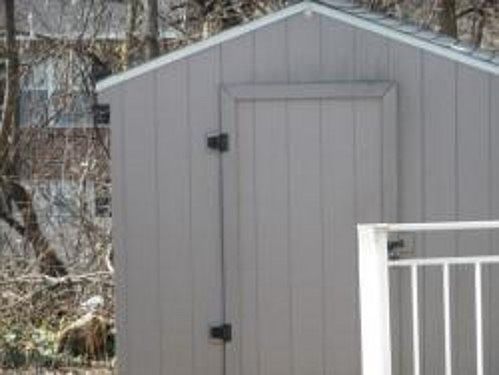 2nd image of 4867 Eisenhower Dr