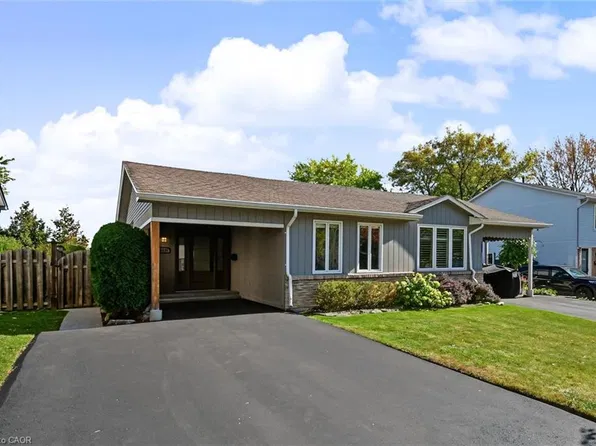 2355 Middlesmoor Cres, Burlington, ON L7P 3X4