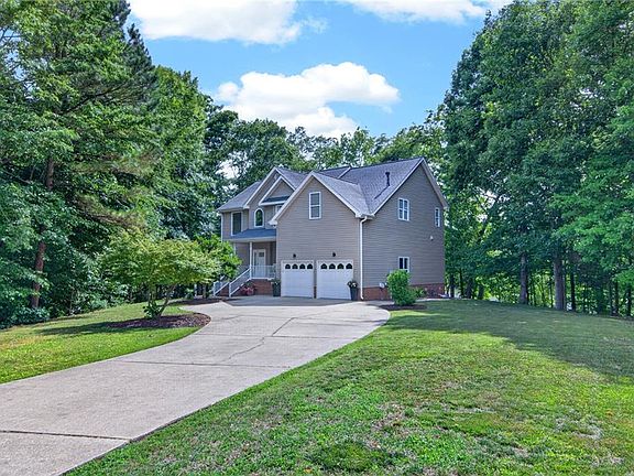 2nd image of 101 View Pointe Dr