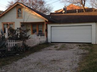 1055 W 22nd St, Houston, TX 77008