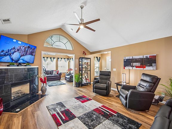 5th image of 3305 SE Glenstone Dr Unit 234