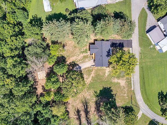 2nd image of 156 Horseshoe Dr