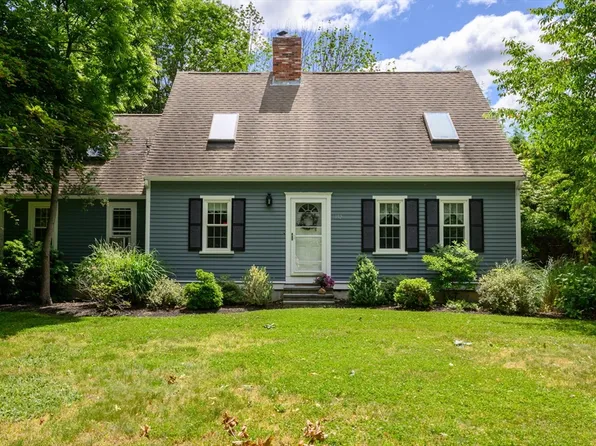 192 Taylor St, Pembroke, MA 02359