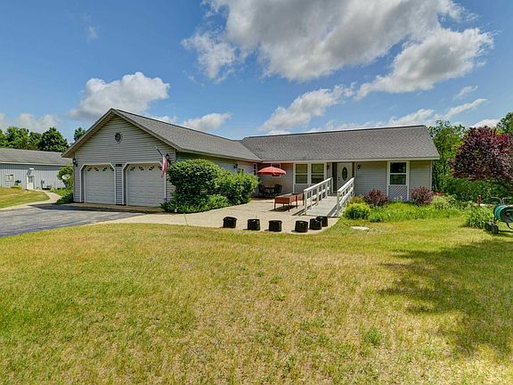 3rd image of 8155 Blackman Rd