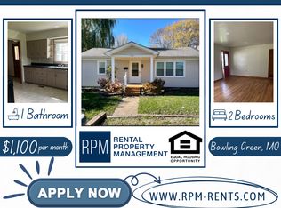 208 S Main Cross St, Bowling Green, MO 63334