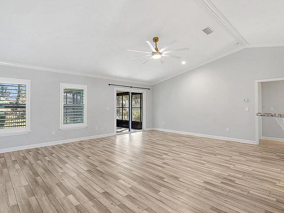 3rd image of 101 Linden Rd