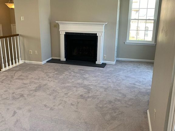 So much room and a neutral palette makes it easy to coordinate with any decorating style