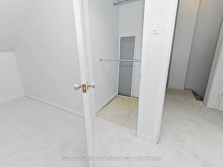 33 Victoria St — Photo 32