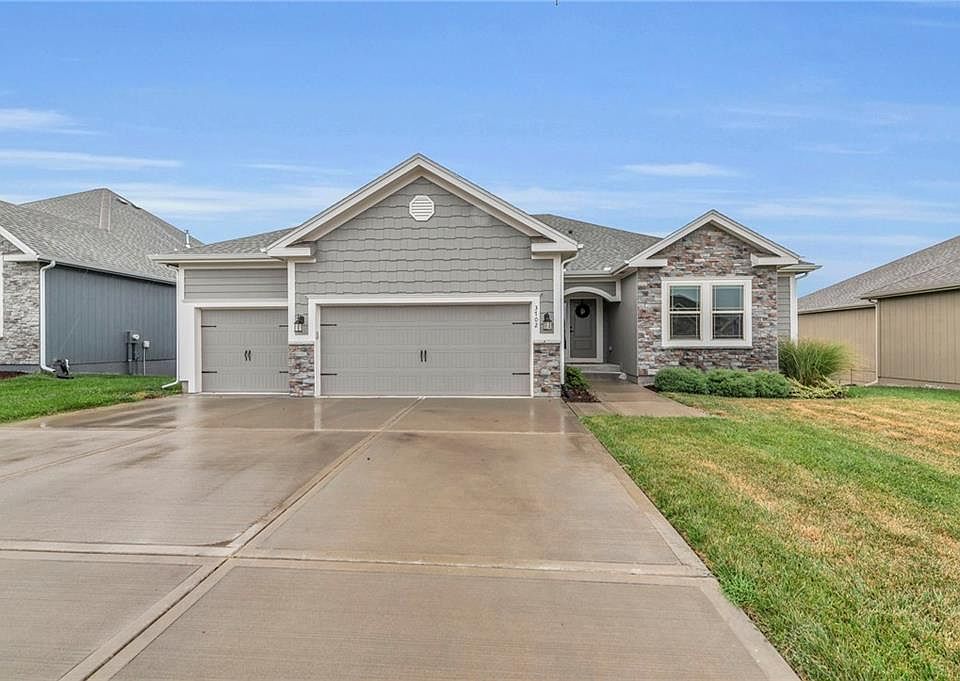 1st image of 3702 NE 91st Pl