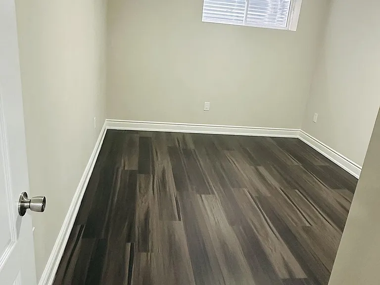 305 Sedgewood St — Photo 8