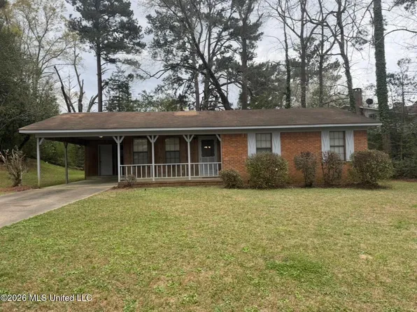 314 Pinehurst Cir, Hazlehurst, MS 39083