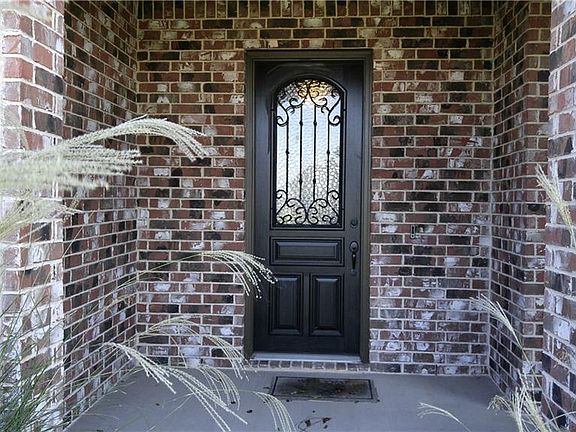 4th image of 4812 Bucking Bronc Dr