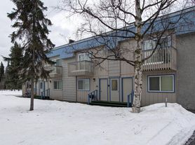 4511 Laurel St, Anchorage, AK