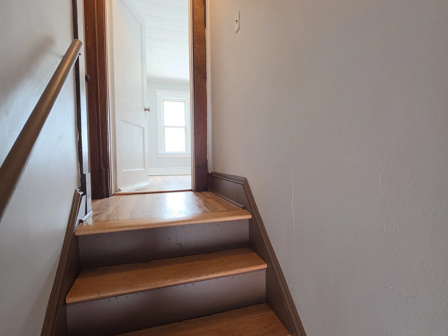 3 bed, 1400 sqft, $2,100 — Photo 2