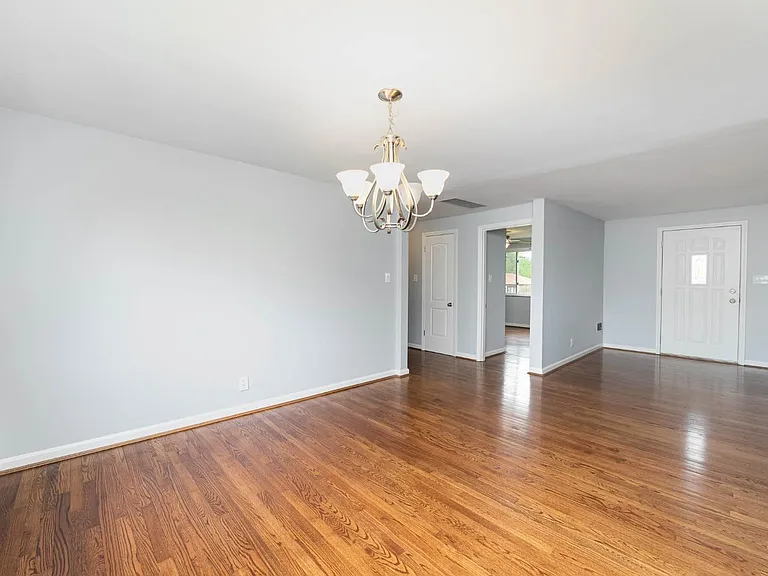 428 Kings Mills Rd — Photo 8