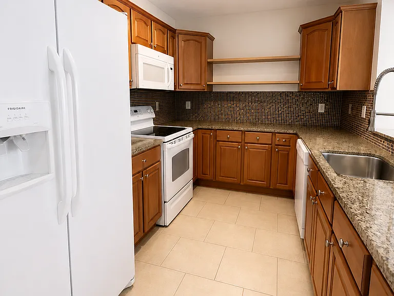 1203 Town Center Dr #314 — Photo 2