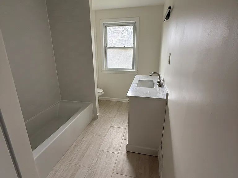 124 Penarrow Rd — Photo 11