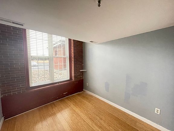 5th image of 471 Silver St APT 104