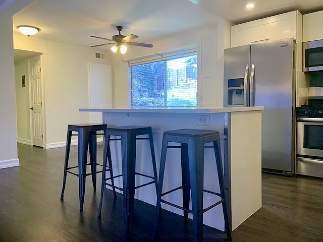 1 bed, 713 sqft, $2,475 — Photo 2