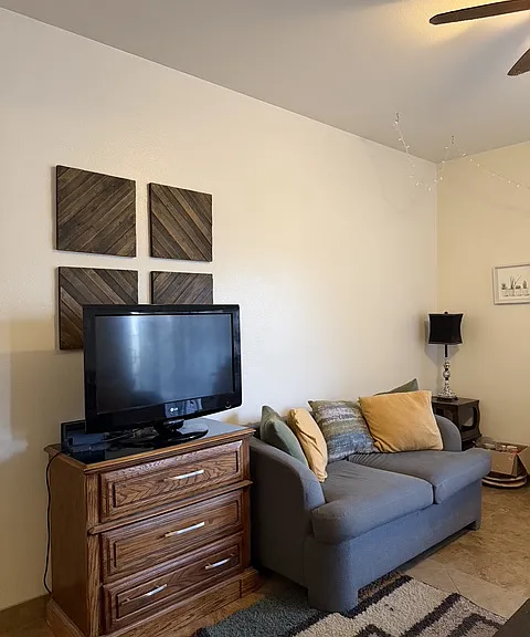 716 W 14th St — Photo 11