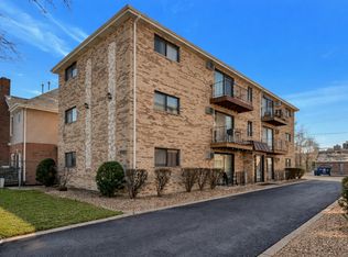 6317 W 64th Pl APT 2S, Chicago, IL 60638