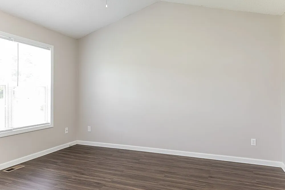 3 bed, 2.0 bath, 1118 sqft, $1,590 — Photo 4