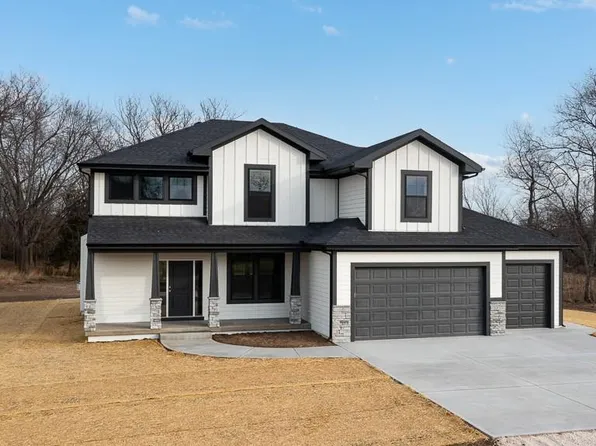 20194 207th St, Tonganoxie, KS 66086