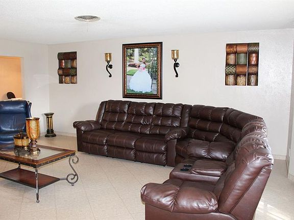 2nd image of 6912 Hallmark Dr S
