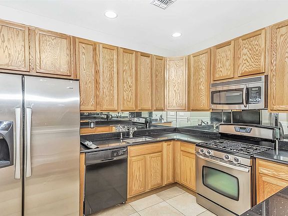 2nd image of 178 Kettles Ln