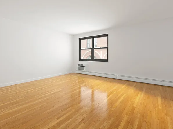 638 Washington Street 2B image 2 of 10