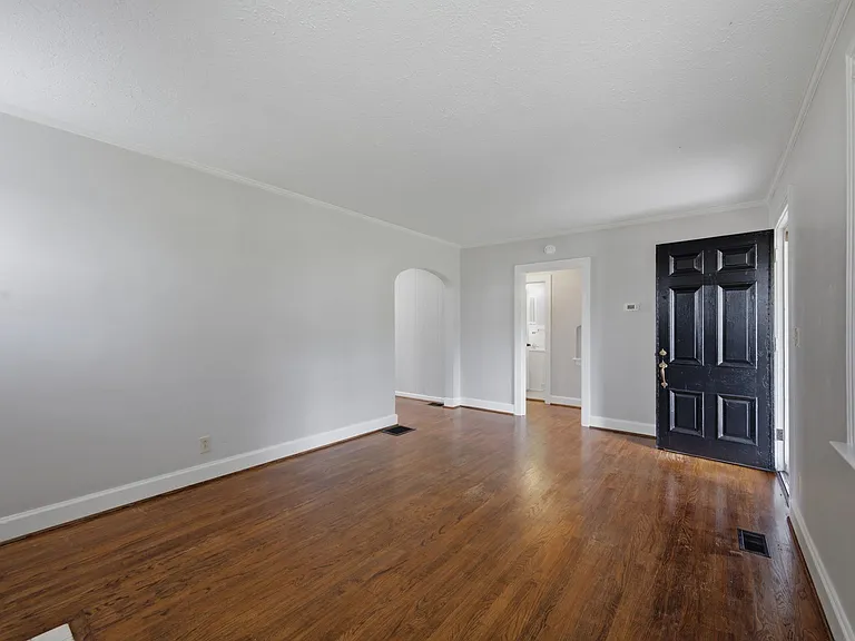 245 Thuss Ave — Photo 6