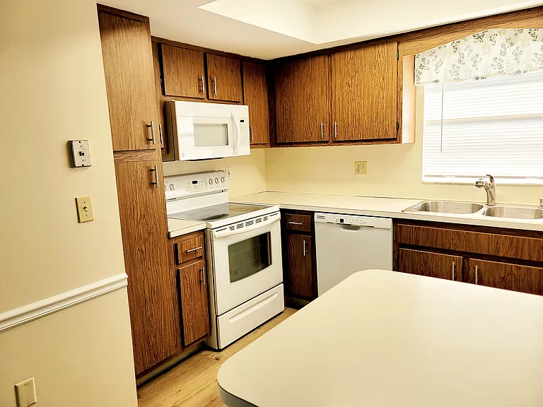 3135 Shady Dell Ln — Photo 36